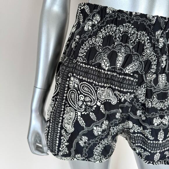 NEW!!! Free People movement shorts size S - Picture 2 of 8